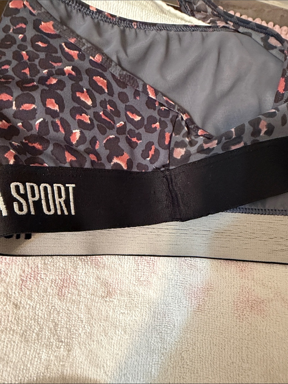 Victoria Sport Gray Leopard Print Racerback Sports Bra - Picture 3 of 3